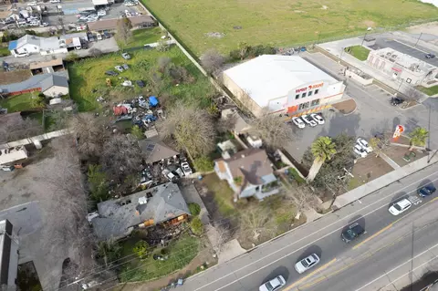 2020 W Olive Ave, Fresno, CA 93728