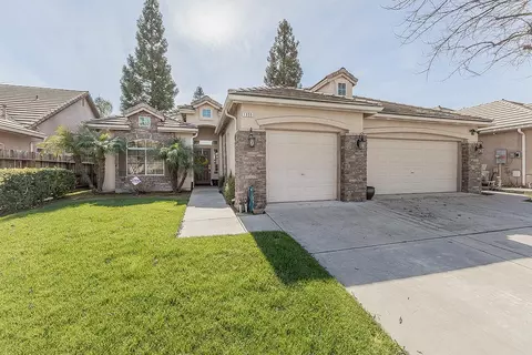 1055 E Hogan Ave, Fresno, CA 93730