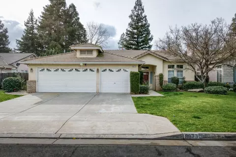 8679 N Whitney Ave, Fresno, CA 93720