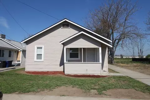 90 Magnolia, Lemoore, CA 93245