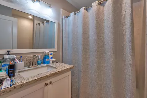 Bath - 1840 Cheyenne Dr, Merced, CA 95348 photo 1 of 3