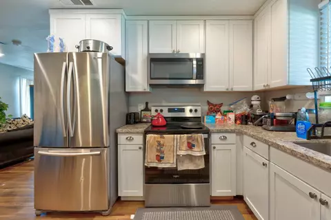 Kitchen - 1840 Cheyenne Dr, Merced, CA 95348 photo 4 of 4