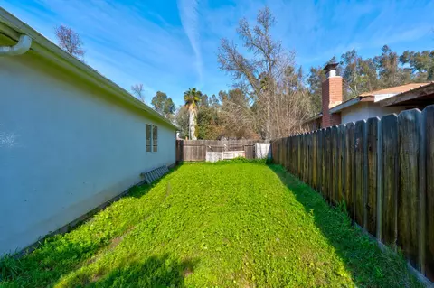 Exterior - 1840 Cheyenne Dr, Merced, CA 95348 photo 9 of 10