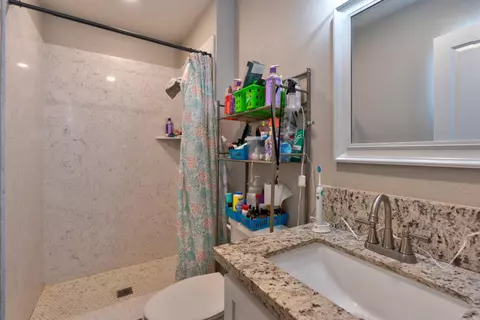 Bath - 1840 Cheyenne Dr, Merced, CA 95348 photo 3 of 3
