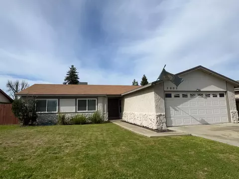 1807 S Kent St, Visalia, CA 93277