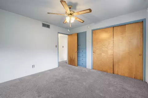Bedroom - 4948 E Townsend Ave, Fresno, CA 93727 photo 3 of 4