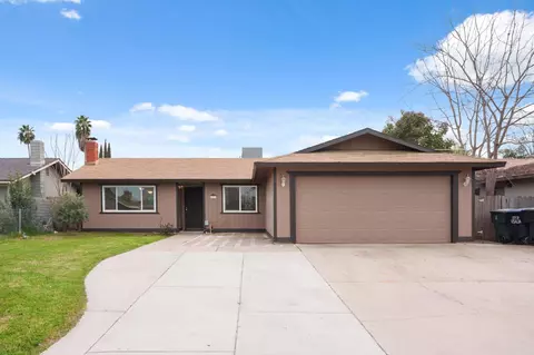 237 E Modoc Ave, Visalia, CA 93291