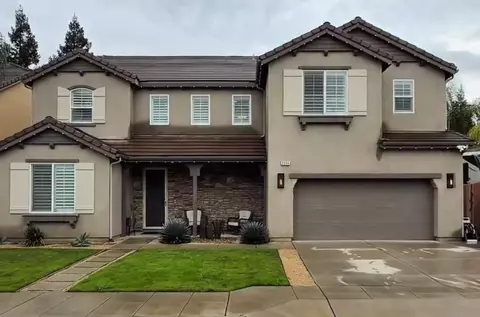 2036 Houston Ave, Clovis, CA 93611