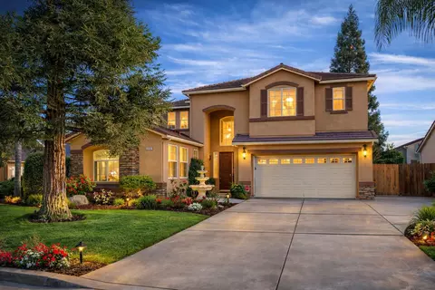 2707 E Omaha Ave, Fresno, CA 93720