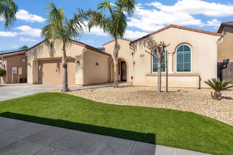 Exterior - 3255 Roberts Ave, Clovis, CA 93619 photo 2 of 12