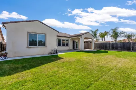 Exterior - 3255 Roberts Ave, Clovis, CA 93619 photo 7 of 12