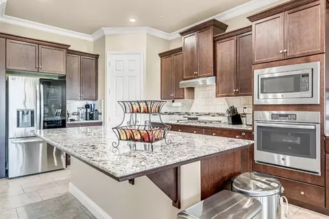 Kitchen - 3255 Roberts Ave, Clovis, CA 93619 photo 3 of 6