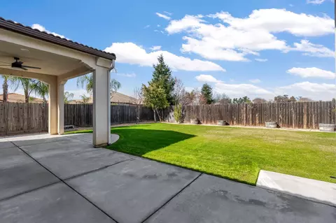 Exterior - 3255 Roberts Ave, Clovis, CA 93619 photo 5 of 12