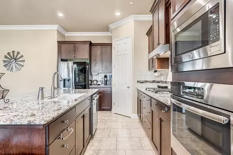 Kitchen - 3255 Roberts Ave, Clovis, CA 93619 photo 2 of 6