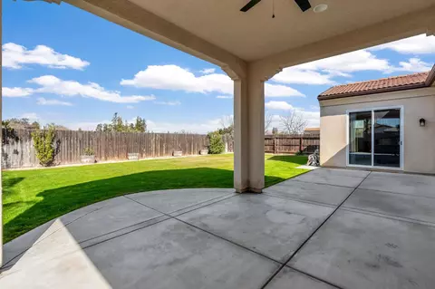 Exterior - 3255 Roberts Ave, Clovis, CA 93619 photo 4 of 12