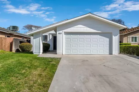 4376 W Cardiff Ave, Fresno, CA 93722