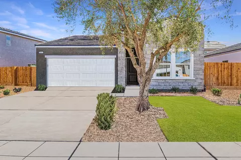 984 Deerhorn Dr W, Madera, CA 93636
