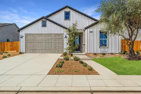 834 Traverse Dr S, Madera, CA 93636