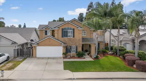 2885 E Ryan Ln, Fresno, CA 93720