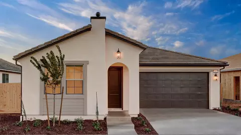 2463 E Okeefe Dr, Fresno, CA 93720