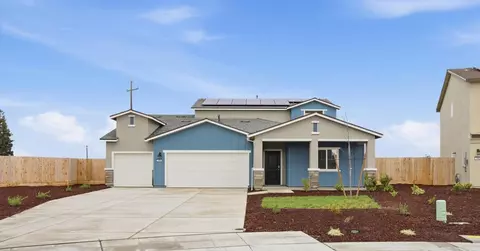 1490 Clara Ave, Fowler, CA 93625