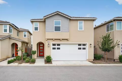 2015 N Walling Ln, Clovis, CA 93619