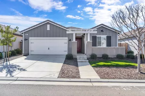 642 Stone Crest Ave, Madera, CA 93636