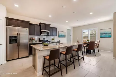 Kitchen - 642 Stone Crest Ave, Madera, CA 93636 photo 2 of 5
