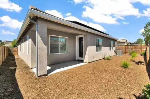 Exterior - 642 Stone Crest Ave, Madera, CA 93636 photo 3 of 5