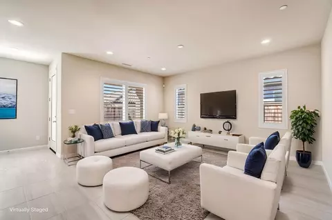 Living - 642 Stone Crest Ave, Madera, CA 93636 photo 1 of 3