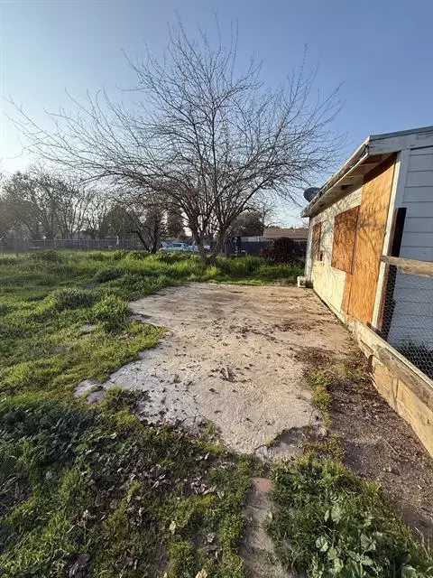 5185 W Mission Ave, Fresno, CA 93722