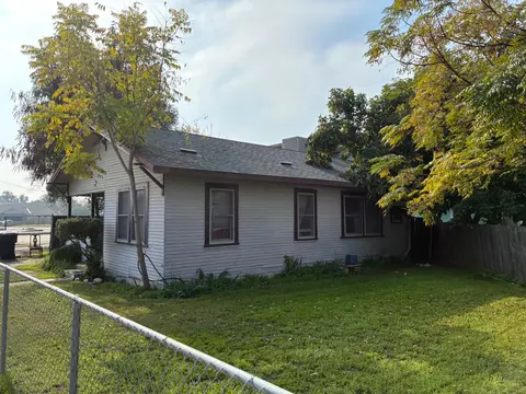 1215 N Court St, Visalia, CA 93291