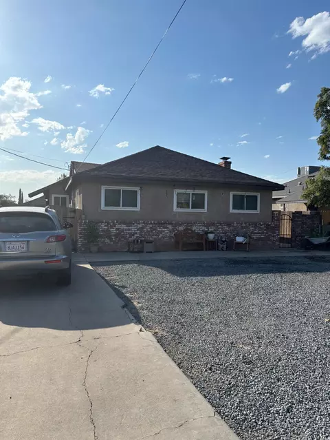 825 Divisadero, Visalia, CA 93291