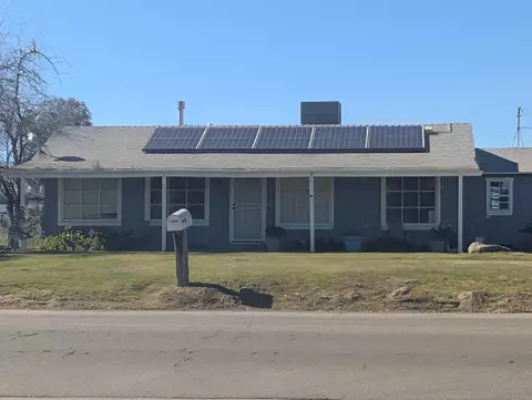 2355 10th St, Kingsburg, CA 93631