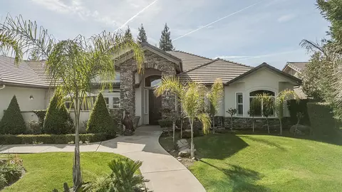 Exterior - 2888 Ashcroft Ave, Clovis, CA 93611 photo 5 of 6