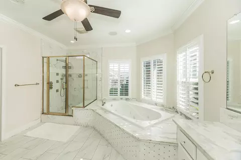 Bath - 2888 Ashcroft Ave, Clovis, CA 93611 photo 2 of 4