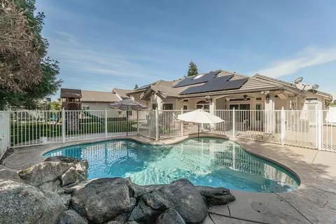 Exterior - 2888 Ashcroft Ave, Clovis, CA 93611 photo 2 of 6