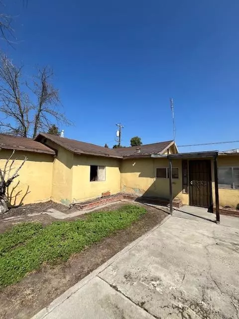 217 S 7th St, Fowler, CA 93625 photo 2