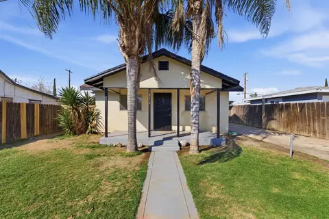 216 Decatur St, Bakersfield, CA 93308
