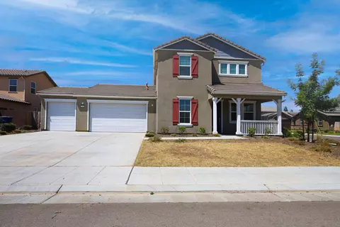 2701 N Dee Ann Ave, Fresno, CA 93727