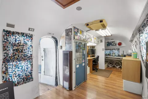 Entry Way - 1015 E Paradise Ave, Visalia, CA 93292 photo 3 of 3