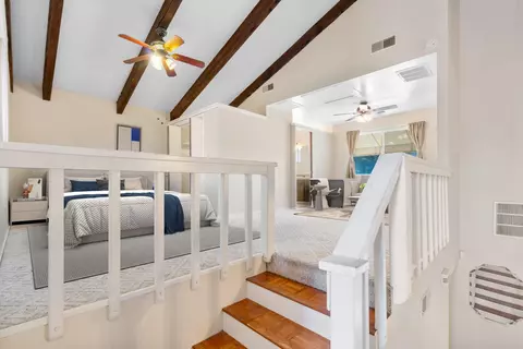 Entry Way - 1015 E Paradise Ave, Visalia, CA 93292 photo 2 of 3