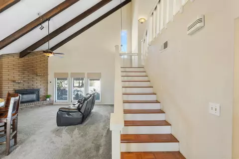 Entry Way - 1015 E Paradise Ave, Visalia, CA 93292 photo 1 of 3