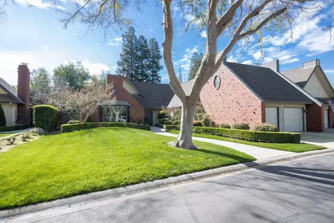 2555 W Bluff Ave #143, Fresno, CA 93711