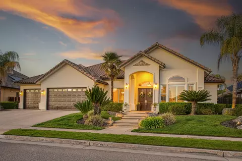 2222 E Hogan Ave, Fresno, CA 93730