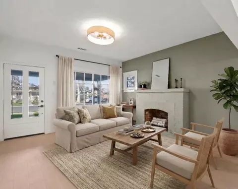 425 W Elm St, Hanford, CA 93230