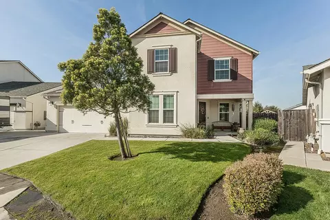 3613 N Dee Ann Ave, Fresno, CA 93727