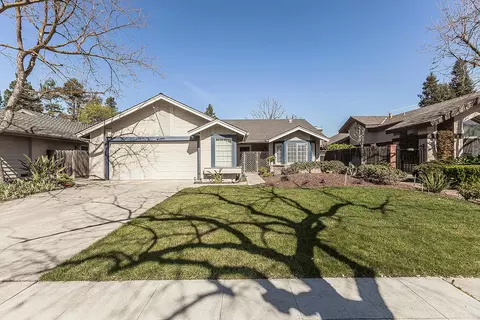3276 W Spruce Ave, Fresno, CA 93711