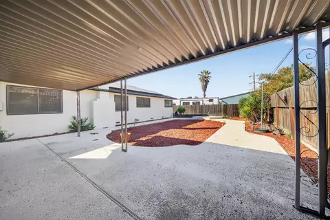 Exterior - 5675 E Ashlan Ave, Fresno, CA 93727 photo 7 of 7