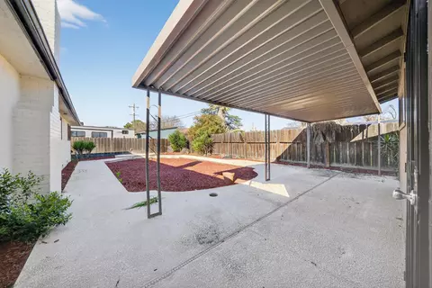 Exterior - 5675 E Ashlan Ave, Fresno, CA 93727 photo 6 of 7